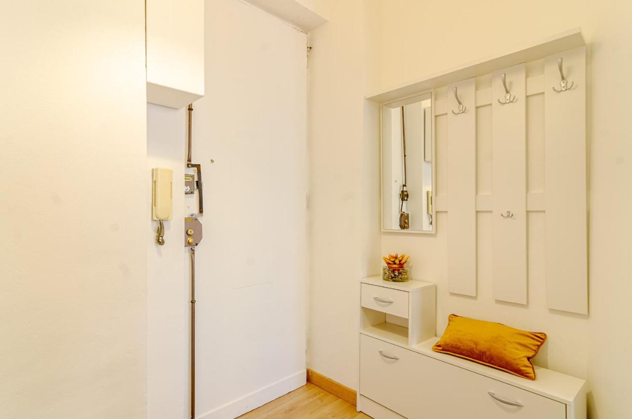 Cenisia District : Bright Sunflower Mini Flat Торино Екстериор снимка
