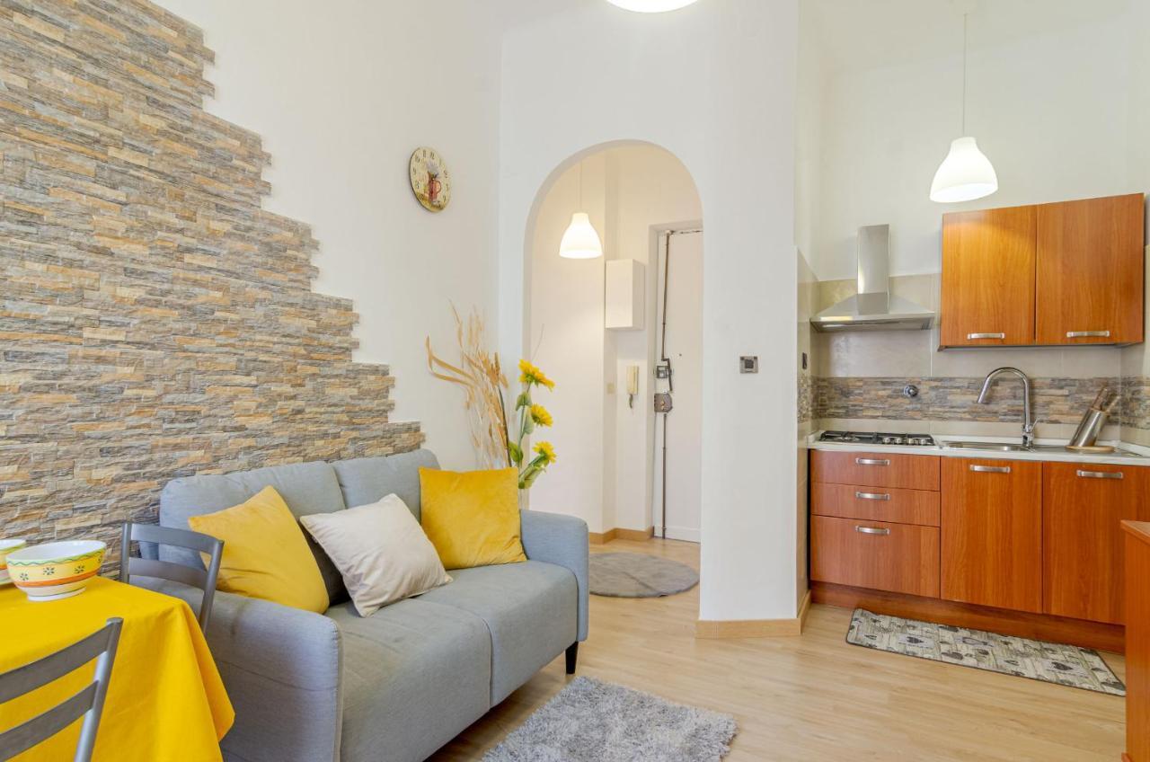 Cenisia District : Bright Sunflower Mini Flat Торино Екстериор снимка