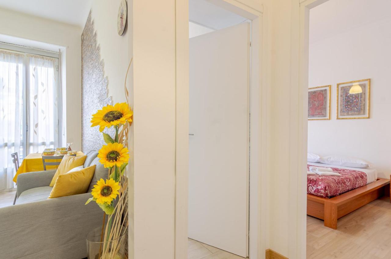 Cenisia District : Bright Sunflower Mini Flat Торино Екстериор снимка